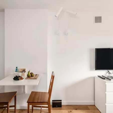 Shortstaypoland Wilcza Апартаменты